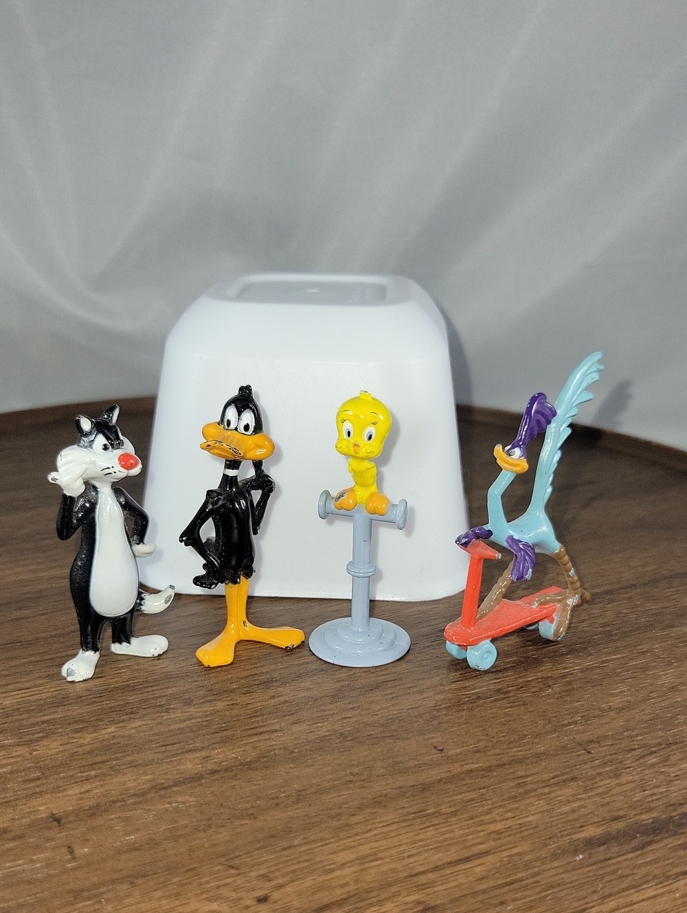 Set of 4 1989 ERTL Looney Tunes Die Cast Metal Figurines GUC